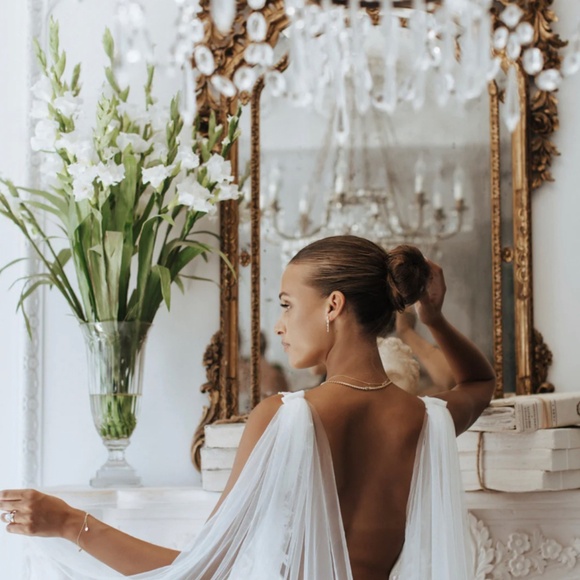 Ivory Cape Veil (chapel length) - Picture 3 of 4